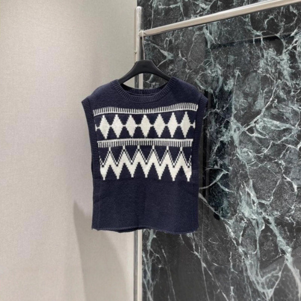 Cd Round-Neck Pullover Knitwear Autumn and Winter Retro Soft Long-Sleeve Sweater with a High-End Feel and Quilted Vest Design Cd Round-Neck Pullover Knitwear Autumn and Winter Retro Soft Long-Sleeve Sweater with a High-End Feel and Quilted Vest Design