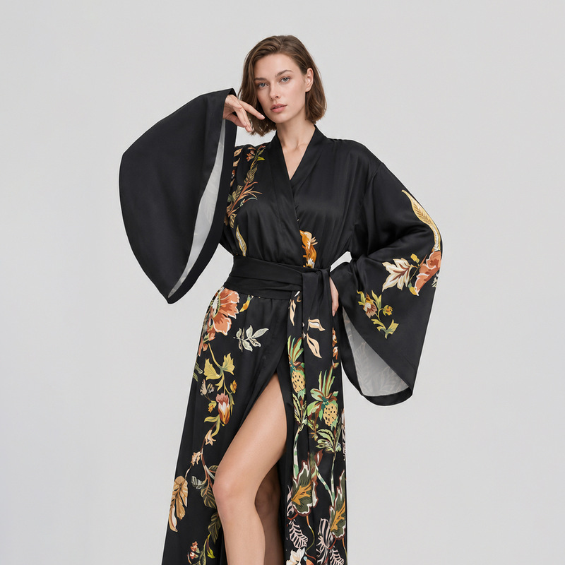New Amazon Export Spring and Autumn Printed Satin Chiffon Bathrobe Pajamas for Women Loose Large Size Nightgown Wp4186 New Amazon Export Spring and Autumn Printed Satin Chiffon Bathrobe Pajamas for Women Loose Large Size Nightgown Wp4186