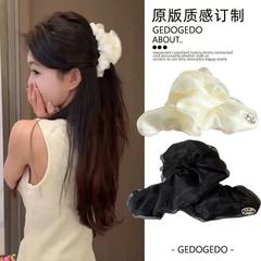 韓国の優しいメッシュプリーツクラウドクリップ、女性用高級ヘアシャーククリップ、後頭部のふくらみのあるハーフタイヘアクリップ