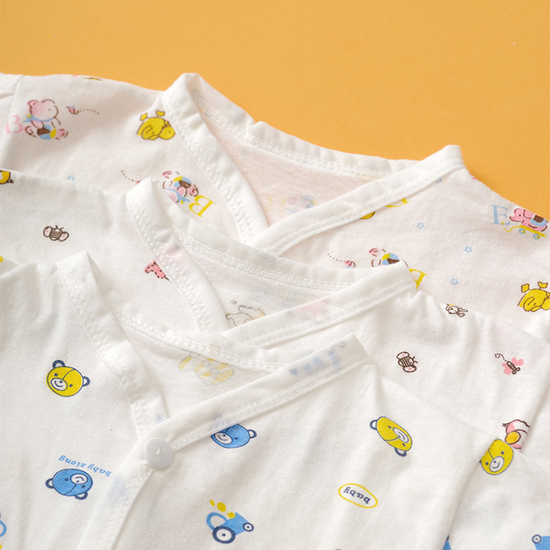 2023 primavera y verano Nueva Ropa interior de dibujos animados para el hogar hombres y mujeres traje de recién nacido Cuatro Estaciones de una sola cara Botón de algodón ropa de bebé