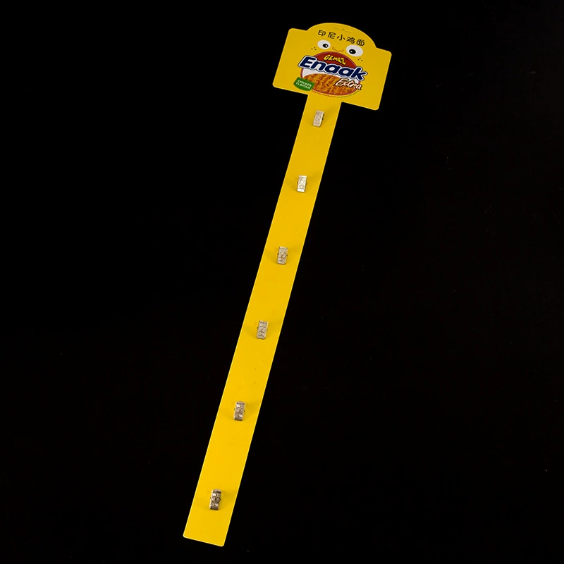 Супермаркет висит на пластиковых рекламных полках