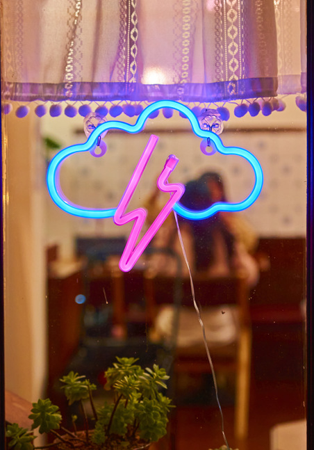 Suministro directo de fábrica de luces LED de neón, luces decorativas de mariposas, nuevas luces de modelado de Planet, luces nocturnas en stock de Amazon