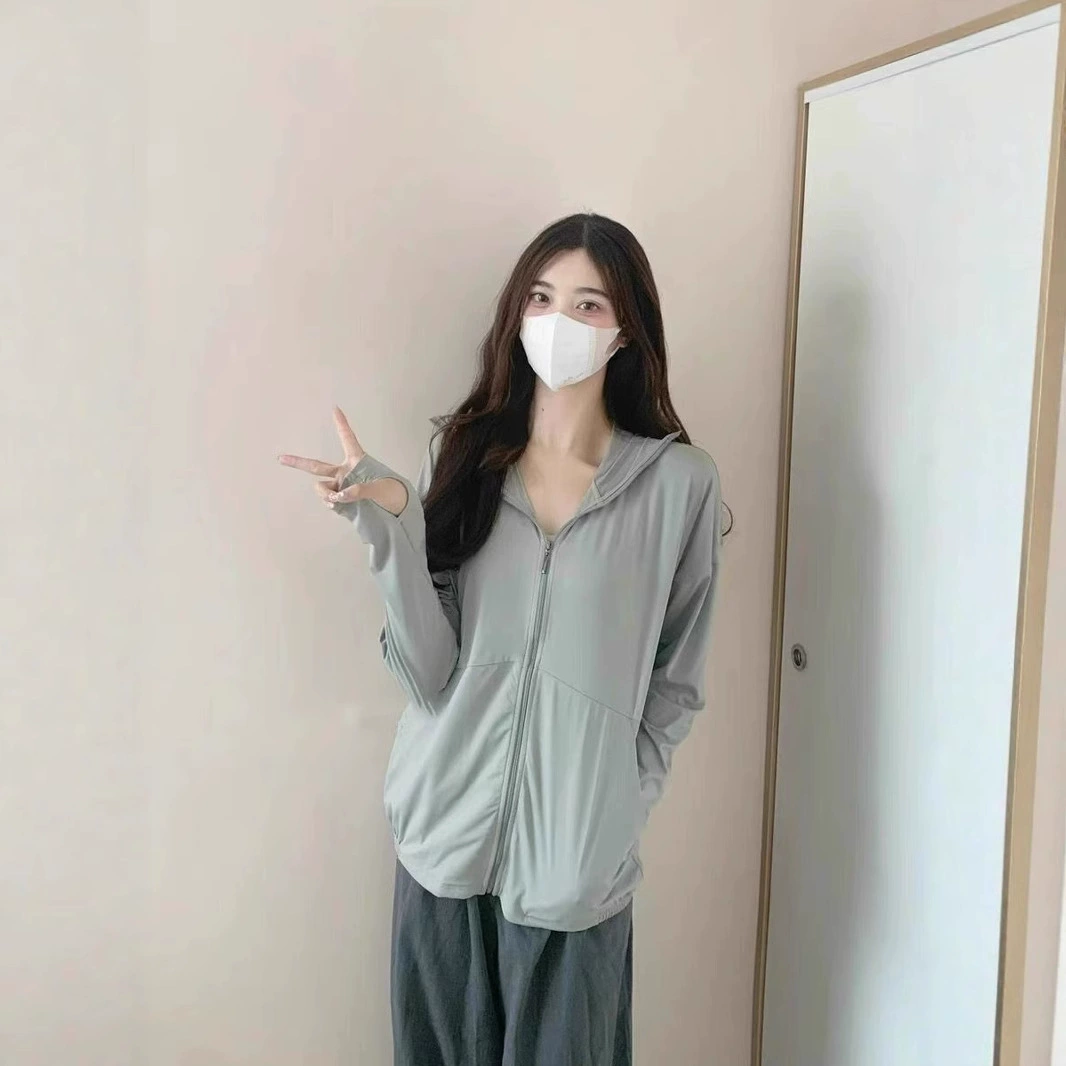 Серая солнцезащитная одежда для девочек, лето 2025, новое пальто, тонкое свободное солнцезащитное пальто из ледяного шелка, одежда для альпинизма Ice-sense