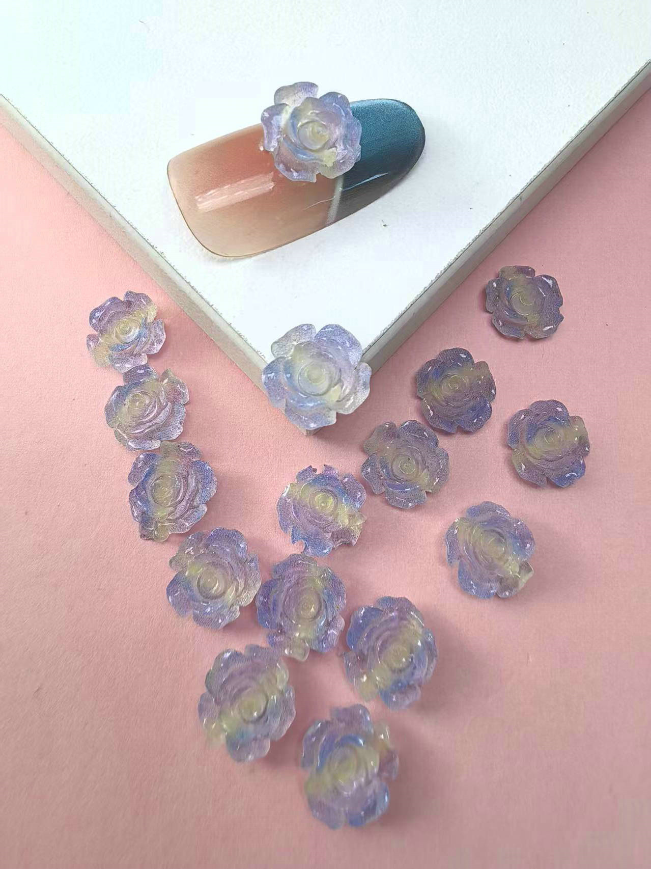 夜光玫瑰花美甲饰品配件批发工厂义乌_03.jpg