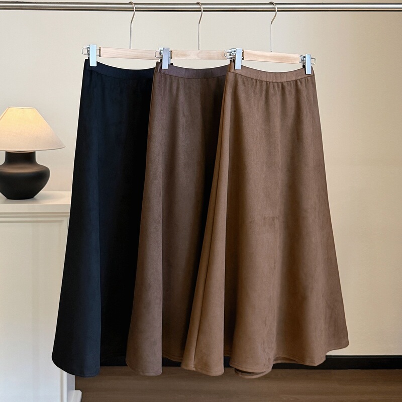 Vintage suede skirt for women, new autumn style, high-waisted, slimming, drapey A-line midi-length, elegant and voluminous umbrella skirt Vintage suede skirt for women, new autumn style, high-waisted, slimming, drapey A-line midi-length, elegant and voluminous umbrella skirt