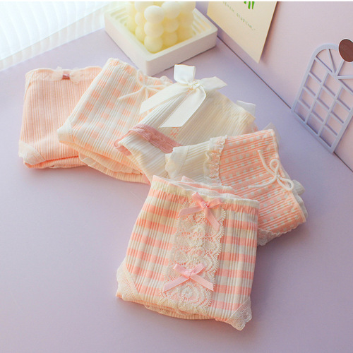 Sweet pink Lolita underwear for women, cute and sweet girly briefs, pure cotton inner crotch, mid-waist women's underwear