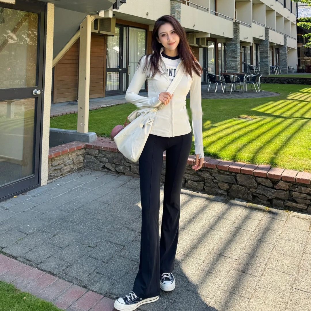 Flared trousers for yoga