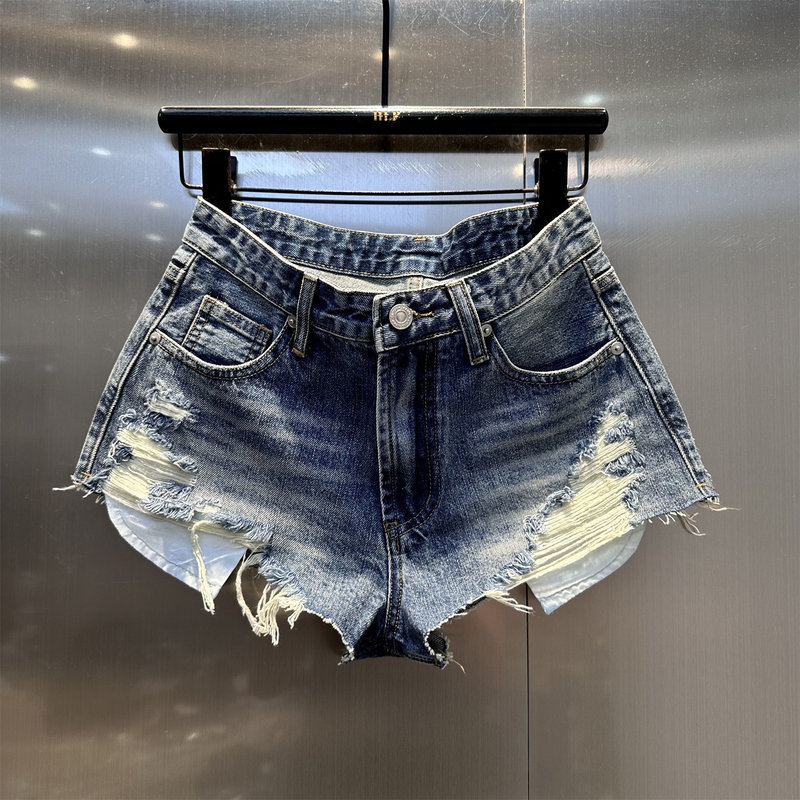 American-style vintage distressed frayed hem denim shorts for women, low-waisted wide-leg versatile hot pants for spring and summer American-style vintage distressed frayed hem denim shorts for women, low-waisted wide-leg versatile hot pants for spring and summer