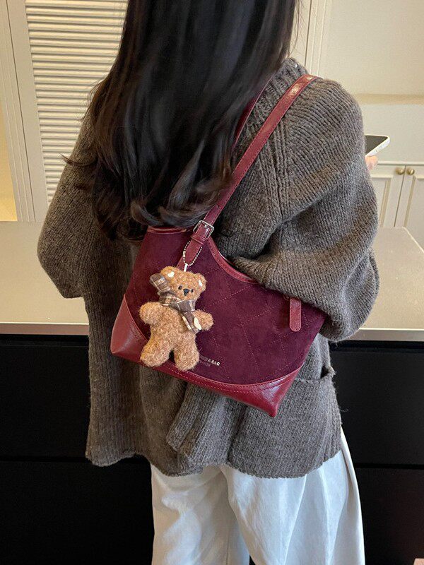 Túi tote nữ cỡ lớn dáng shopping, đeo vai và kẹp nách, chất liệu PU mềm, phong cách hiện đại — Màu cà phê Không có mặt dây chuyền, Màu nâu không có mặt dây chuyền, Rượu đỏ không có mặt dây chuyền, Đen không có mặt dây chuyền