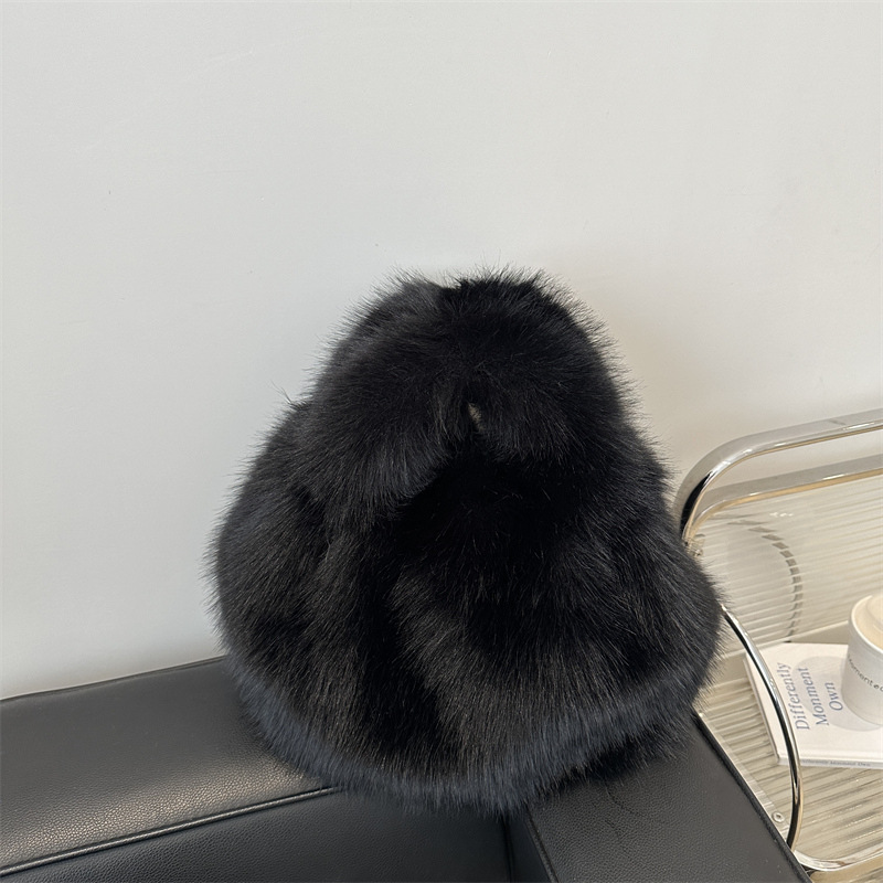 Bolsas de peluche de invierno 2024 nuevas bolsas de moda de mujeres estilo exterior simple bolsas de lana coreanas casuales