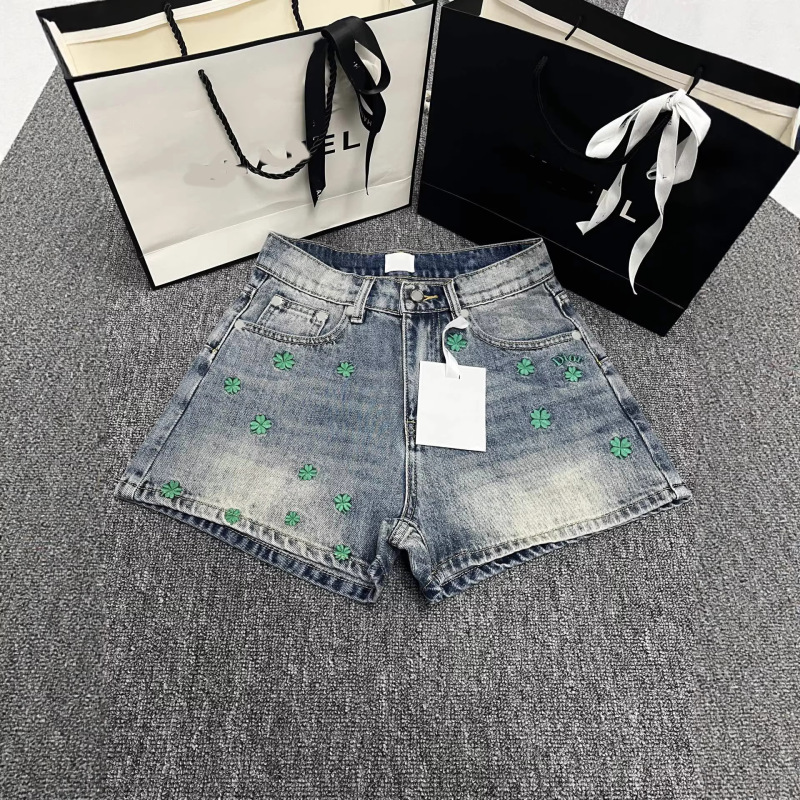 Nanyou High-End Women's Fashion D Brand 26Ss Stylish and Sophisticated Four-Leaf Clover Embroidery High-Waisted Straight Slimming Denim Shorts