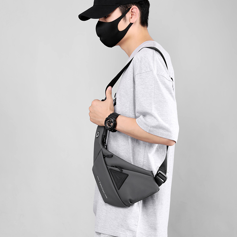 Men's Classic Style Streetwear Sports Solid Color Nylon Waterproof Waist Bags display picture 5