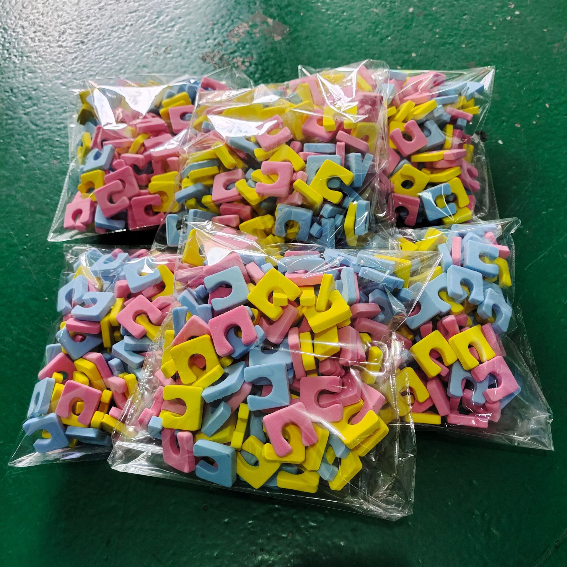 En stock al por mayor de alta espuma separador Eva dedo separador de uñas especial dedo del pie separador solo dedo melocotón corazón cinco dedos