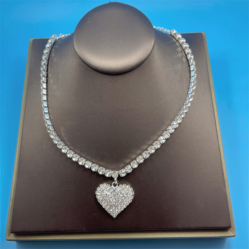 fashion classic simple bride wedding heart-shaped rhinestone necklace pendant