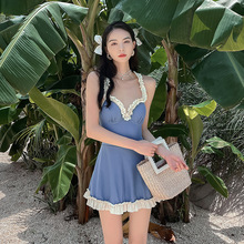 Ӿ��Ů���������屣��С�ؾ�£����ѧ���ڶ�����¶����Ȫ�ȼ�Ӿװ