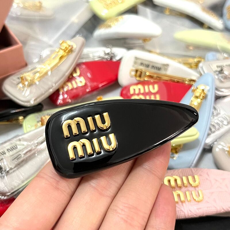 MIU缪女士韩系经典糖果色PU皮字母发夹女金属弹簧多色侧边面包夹|undefined