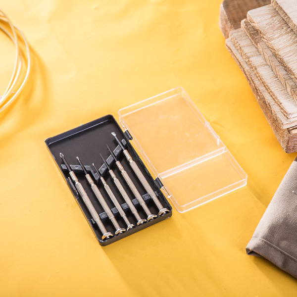 Screwdriver for repair