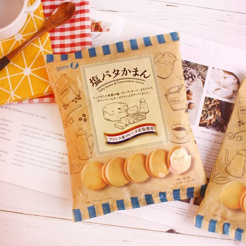 Japanese imported snacks Takara treasure rock salt butter flavor sandwich biscuits Internet celebrity food 137g