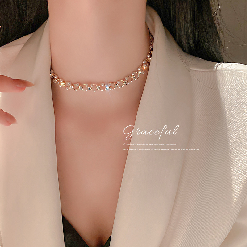 Fashion Simple Necklace Diamond Pearl Alloy Necklace display picture 4