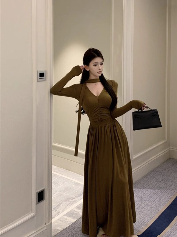 法式赫本风v领长袖连衣裙子女初秋季复古高级感收腰显瘦气质长裙|undefined