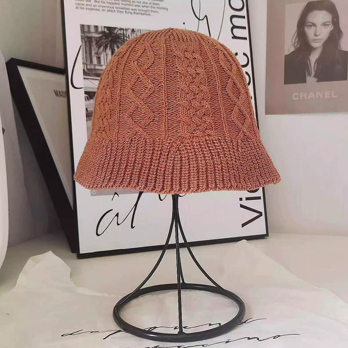 Twist 8 Pot Hat – Caramel