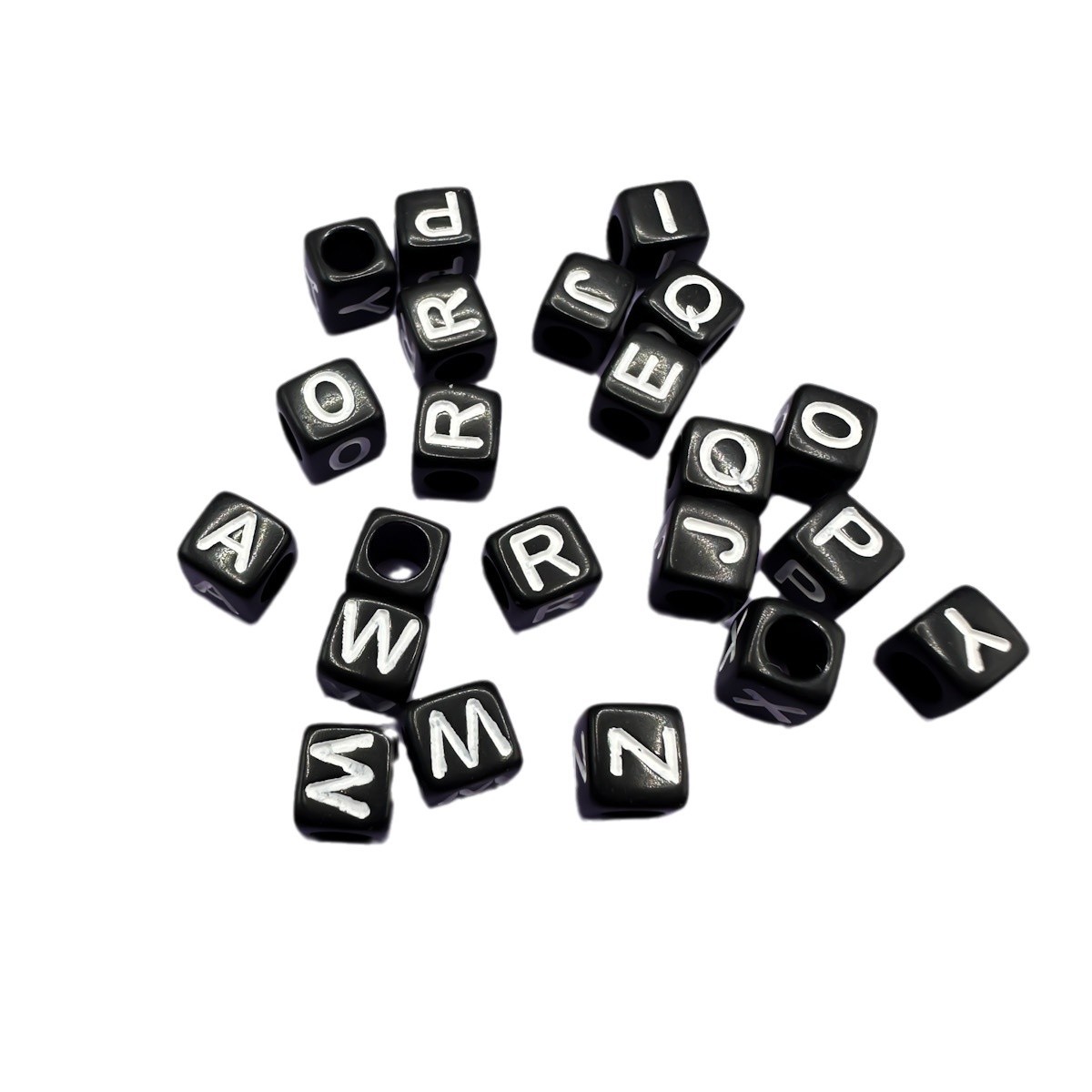 26 letras cuadradas blancas acrílicas de fondo negro inglés de una sola letra diy accesorios de beads material de beads sueltos image 5