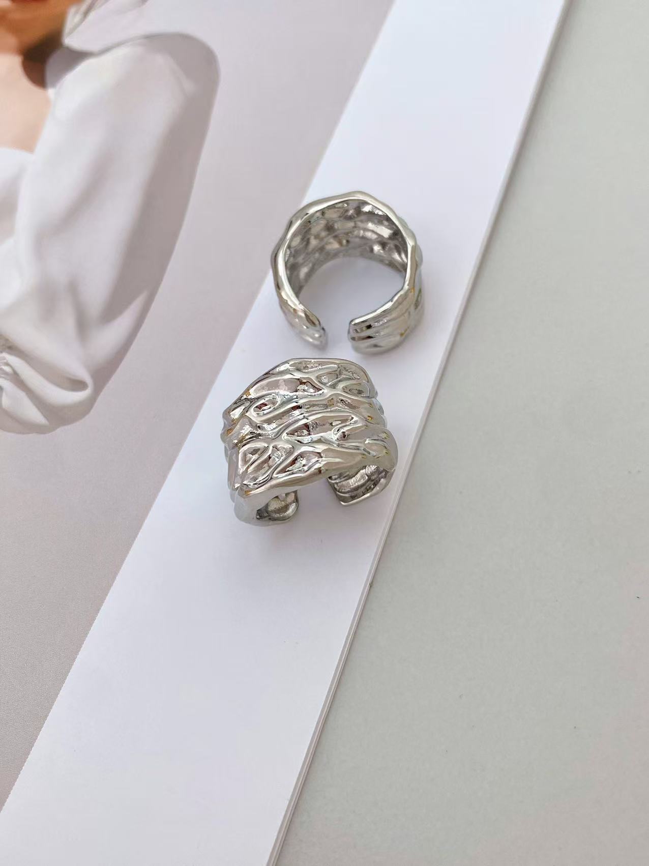 12g Weight Rings, Bangle Classification 1 Piece Quantity Holiday, Daily Occasion Copper Material Geometric Pattern All Seasons Season Women's Gender Mixed Metal, Plating Design Elegant, Classic Style Style Wholesale Jewelry Elegant Classic Style Geometric Copper Mixed Metal Plating Rings Bangle 5
