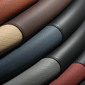 Classic Embossed Contrasting Color Steering Wheel Cover, Microfiber Leather, Non-Slip, Breathable, Universal for All Seasons, Non-Slip and Wear-Resistant Handle Cover