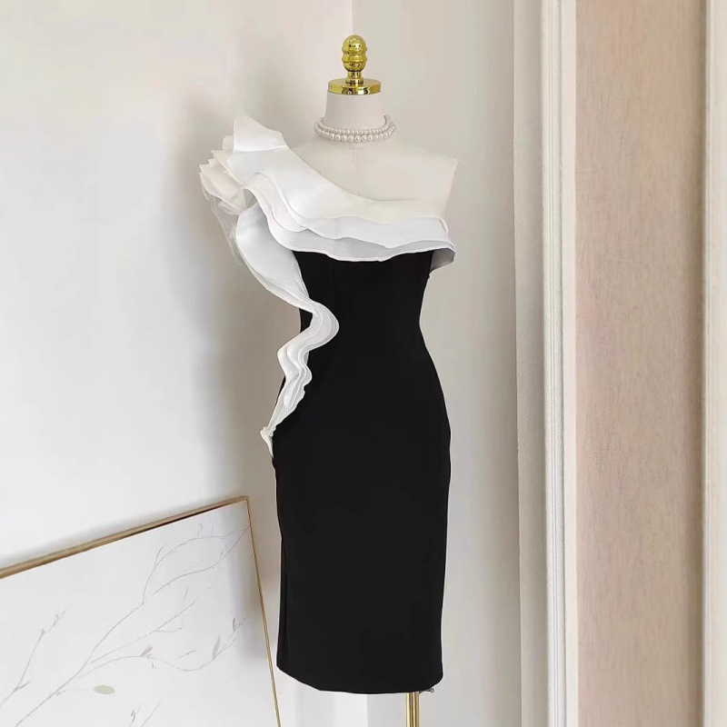 French Wood-ear Pleated Exposed One-shoulder Waist Slim-fit Slim-fit Hip Split Contrast Color Dress dress 3543