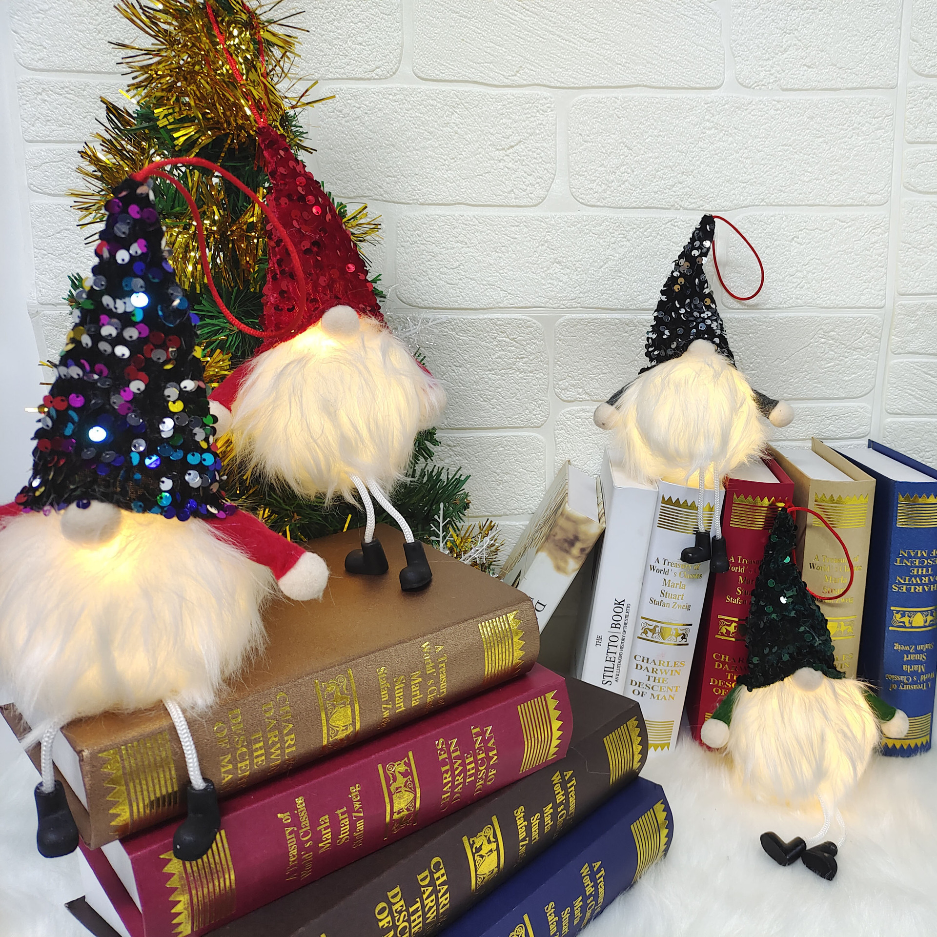 Nueva Navidad de la pierna larga muñeca sin rostro muñeca colgante con luz que emite la muñeca perlas sombrero enano bosque hombre