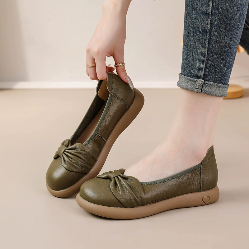 Breathable comfortable non-slip footwear with bow, shoes for mother, for middle age, genuine leather, soft sole