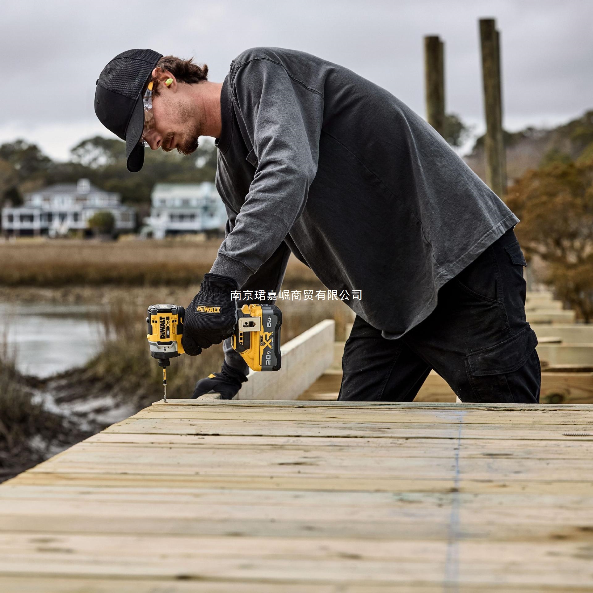 得伟DCF860锂电20V无刷冲击起子电动螺丝批紧凑高扭矩大扭力电批
