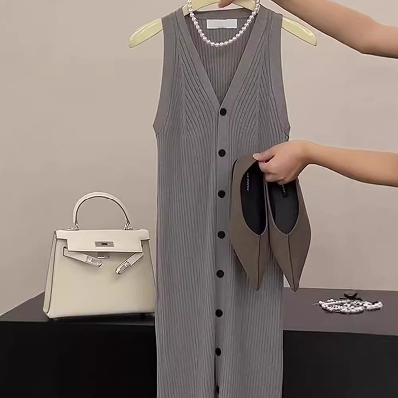 French Versatile V-neck Sleeveless dress Fashion Solid Color Loose Knitted Skirt Casual Western Style Mid-length Dress Age Reducing