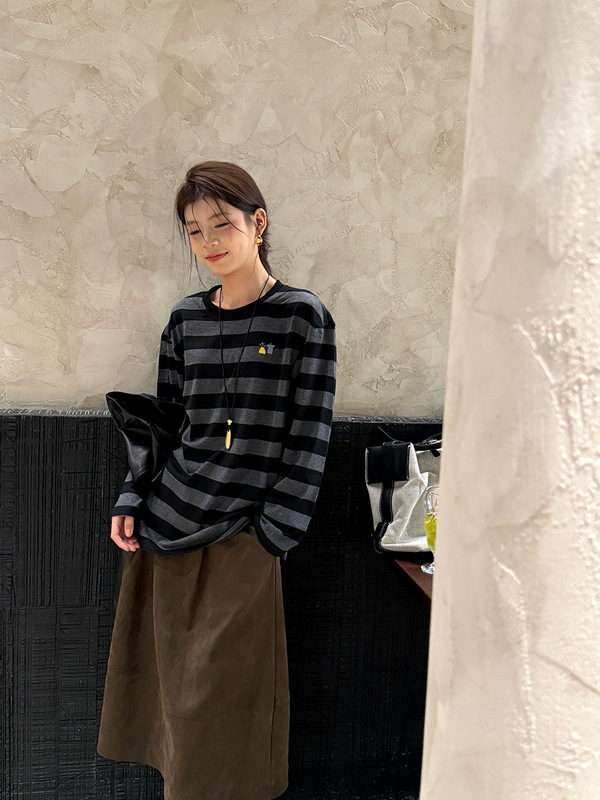 黎诺秋新款韩版卡通刺绣条纹长袖T恤女2025慵懒洋减龄圆领打底|undefined