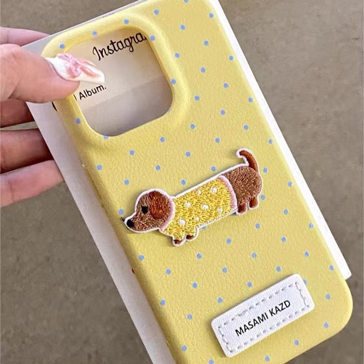 Perro de lunares de cuero ins para iPhone16promax dibujos animados 14 funda para teléfono 13 Apple 15P color sólido 16