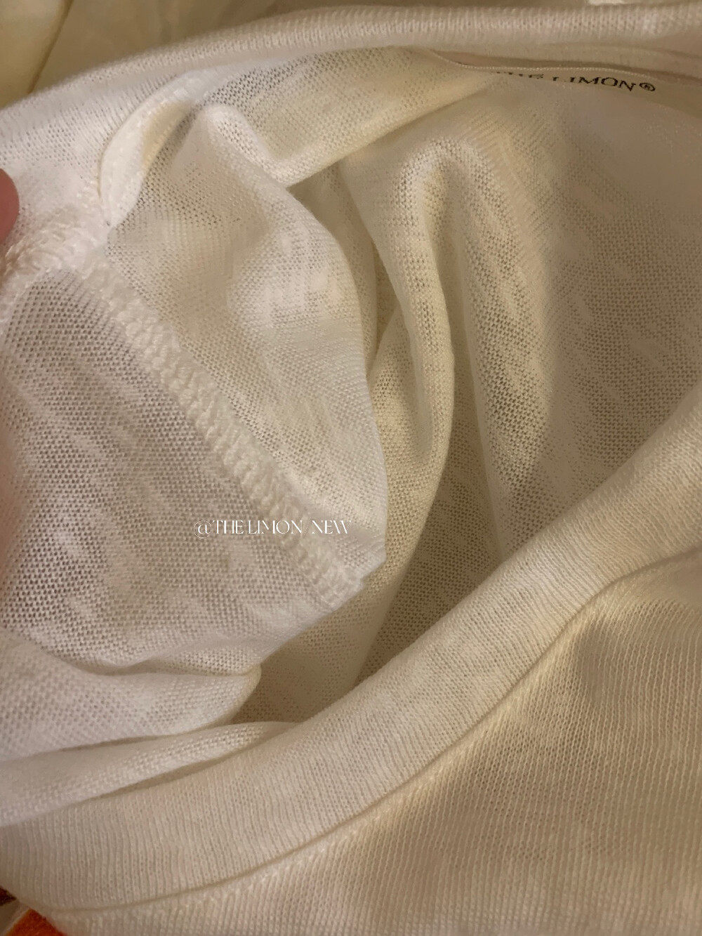 Áo thun nữ cổ tròn tay ngắn in hình ngựa hoạt hình kèm khăn lụa — Xám cacbon, màu trắng, màu kaki chi tiết 10