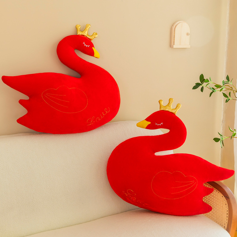 Celebrativo coroa roja gansos casados prensas de compromiso decoración diseño cisne un par de almohadas pareja muñeca muñeca