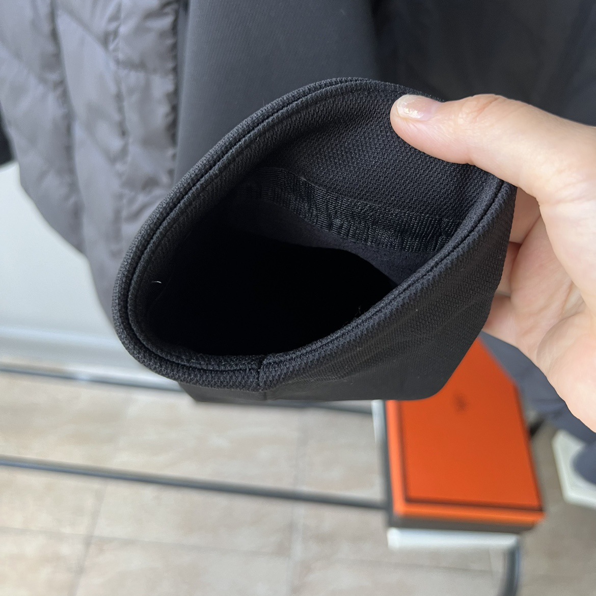 Men's Water-resistant White Duck Down Jacket With Stand Collar_voghion.com