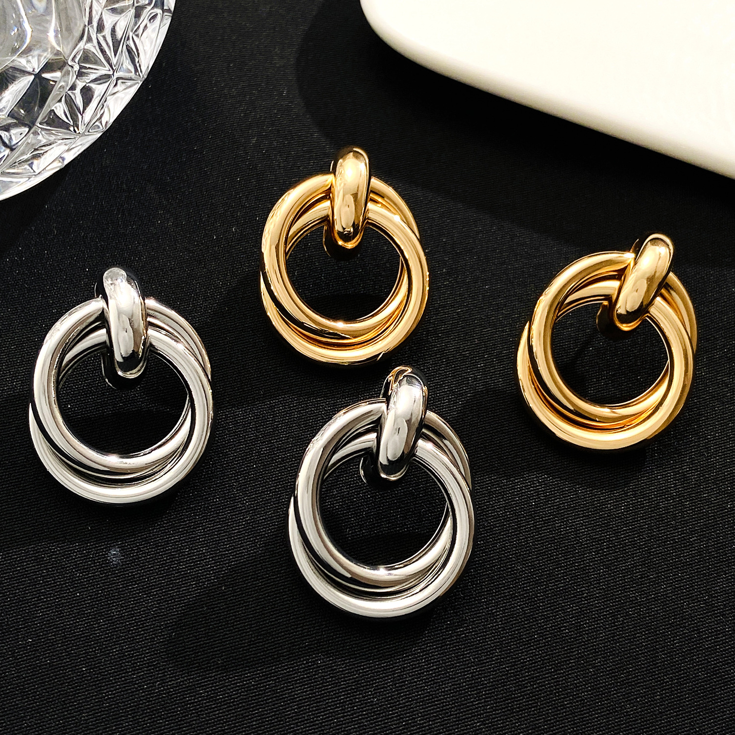gold Geometric Circle Ins Niche Alloy Twisted Light Luxury New Simple Earrings_voghion.com