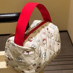 2025新款高颜值hellokitty可爱泡泡棉大容量手提包旅行兼备化妆包