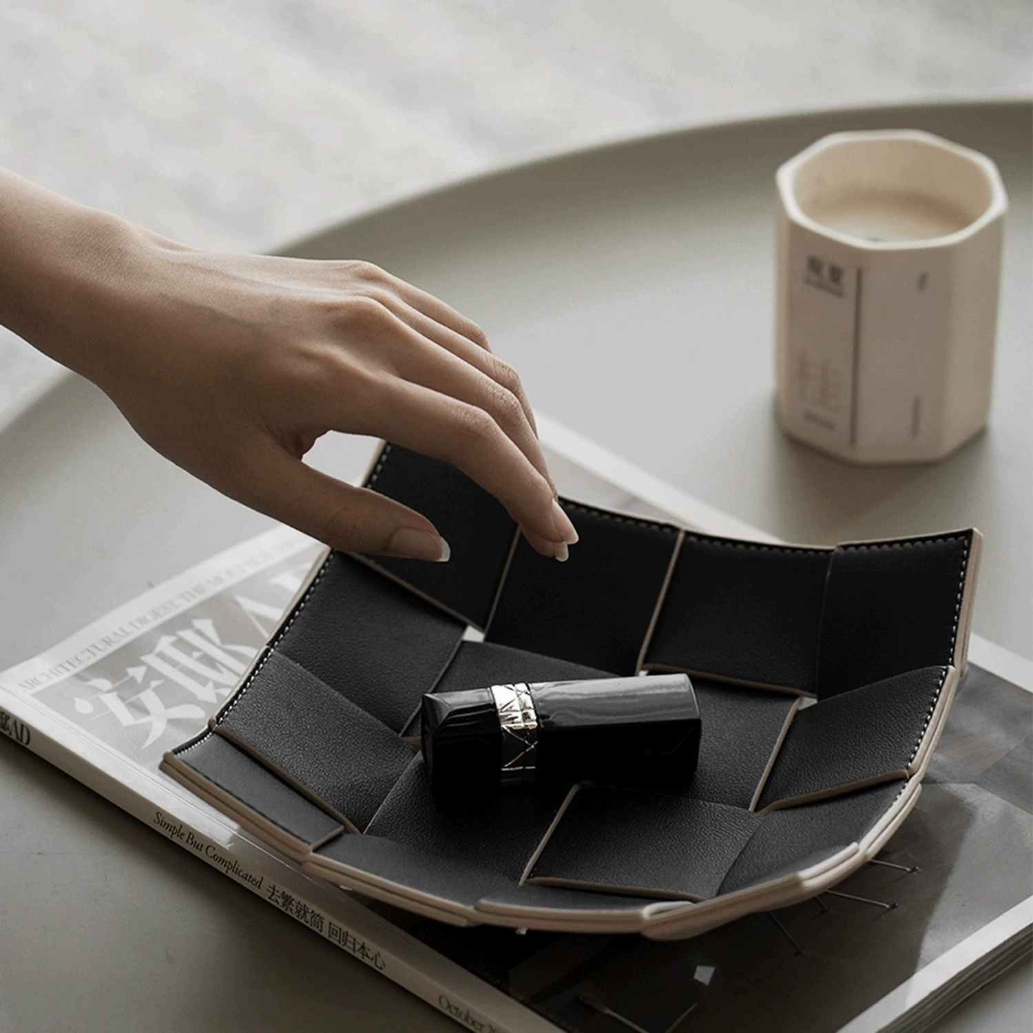 Новый кожаный лоток для хранения Домашний лоток для хранения Лоток для хранения мелких предметов Кожаный Настольный тканый лоток для хранения в гостиной