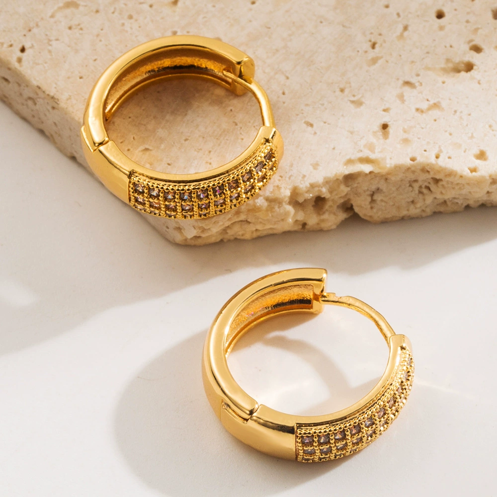 Квадратные медные серьги с модным дизайном и цирконием, европейский стиль, тренд сезона, яркий эффектный стиль