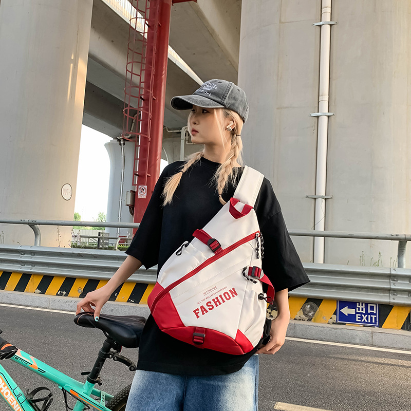 Nuevo estilo coreano de contraste de color bolso de pecho de mujer letras extranjeras de gran capacidad mochila deportiva de ocio mochila de bicicleta