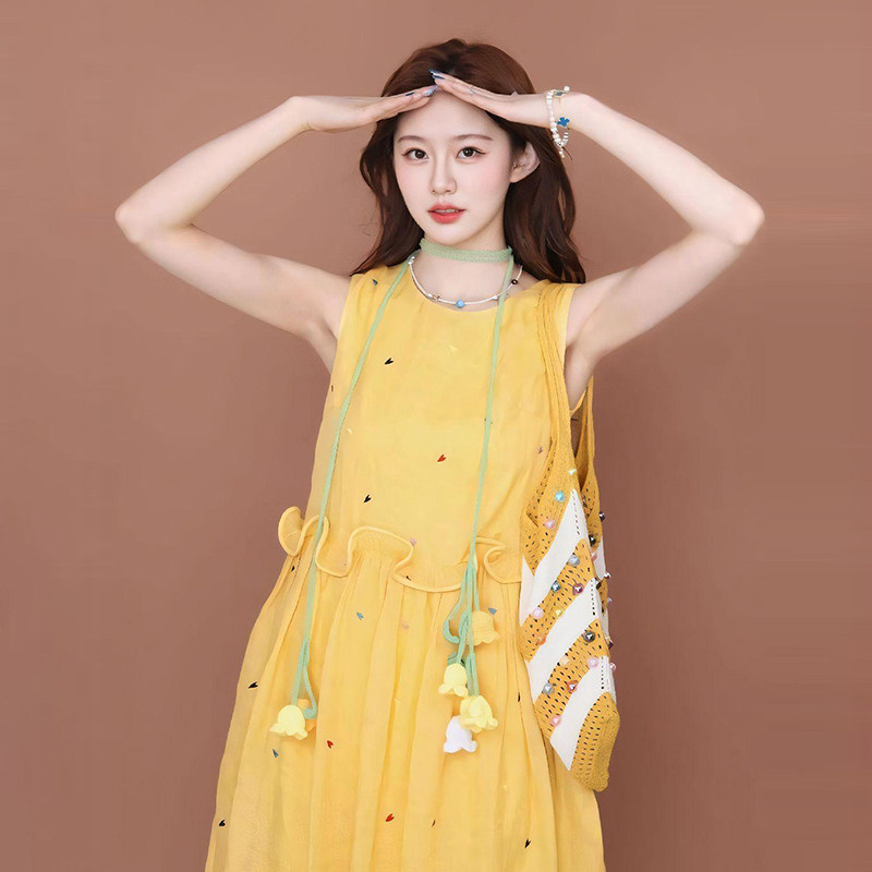 Dopamine Yellow Sleeveless Dress for Women, Spring 2026 New Model, Unique and Beautiful Niche Design, Vest-Style Long Dress Dopamine Yellow Sleeveless Dress for Women, Spring 2026 New Model, Unique and Beautiful Niche Design, Vest-Style Long Dress