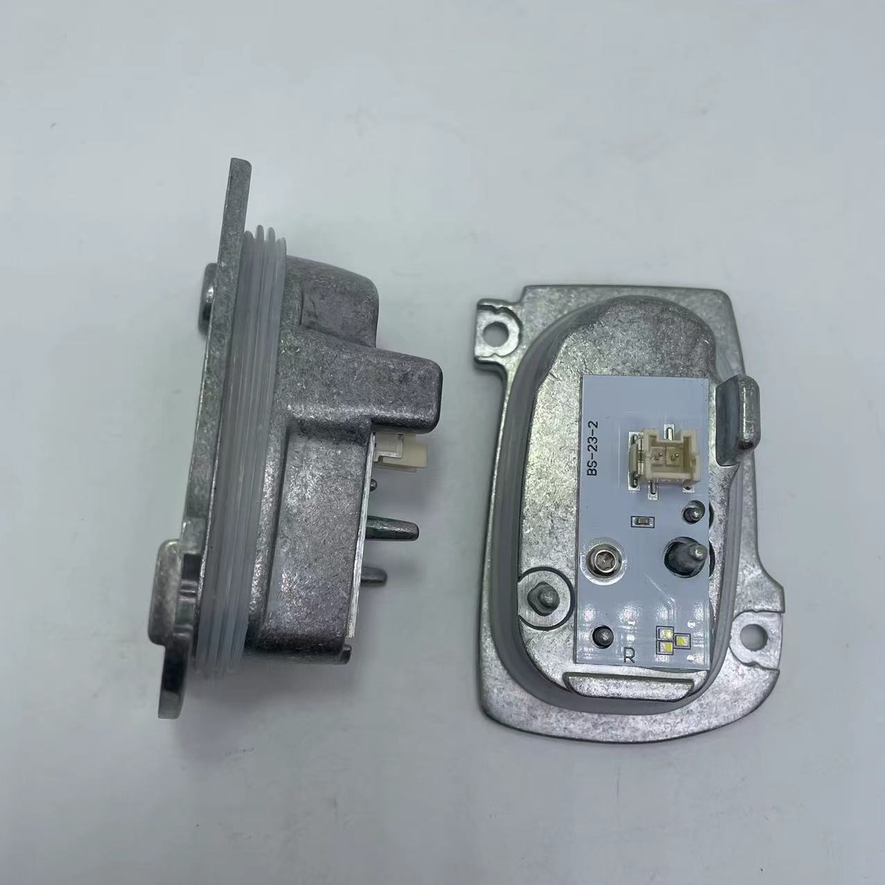 8V0998473 8V0998474 new for Audi A3 daytime driving light source drive module computer