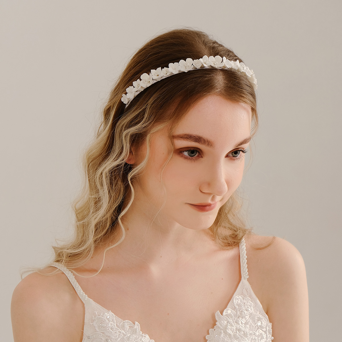 European And American Super Fairy White Ceramic Flower Headband Hand-woven Bridal Wedding Hair Accessories Sweet Flower Thin Headband