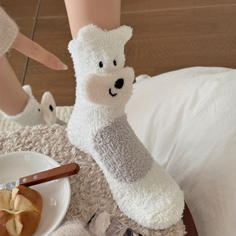 Coral fleece socks, cute bear design, suitable for autumn and winter, mid-calf length, plush, thickened for warmth, winter fleece-lined sleep socks for women