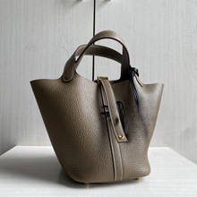 �ֹ��p����Ϟ���˻@�Ӱ�18С�w�R���TC��ţƤ������i�^��ˮͰ��