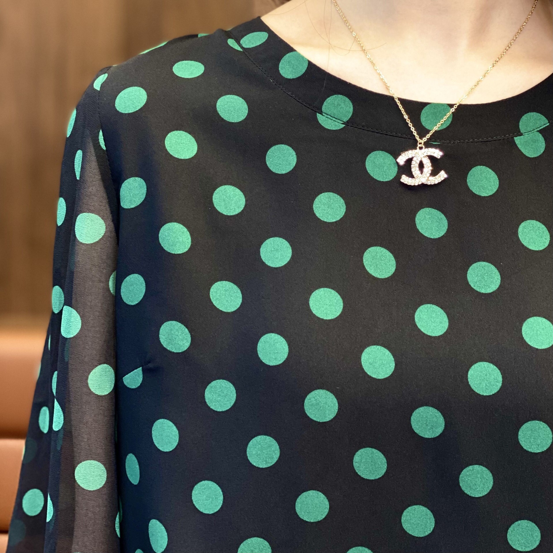 The new summer round-neck polka dot stylish and youthful chic top for women. The new summer design is a loose half-sleeved shirt pic 7