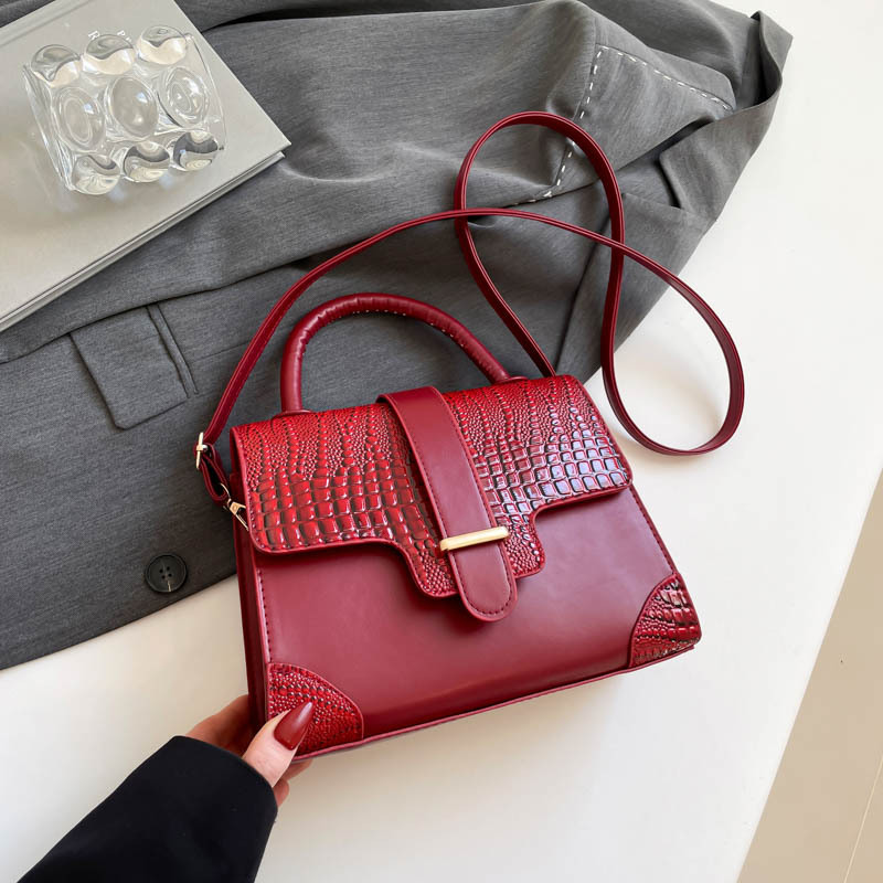 Bolsos de mujer todo fósforo nuevo bolso de moda nuevo bolso de mensajero de un solo hombro de moda nuevo bolso cuadrado de primavera 2025